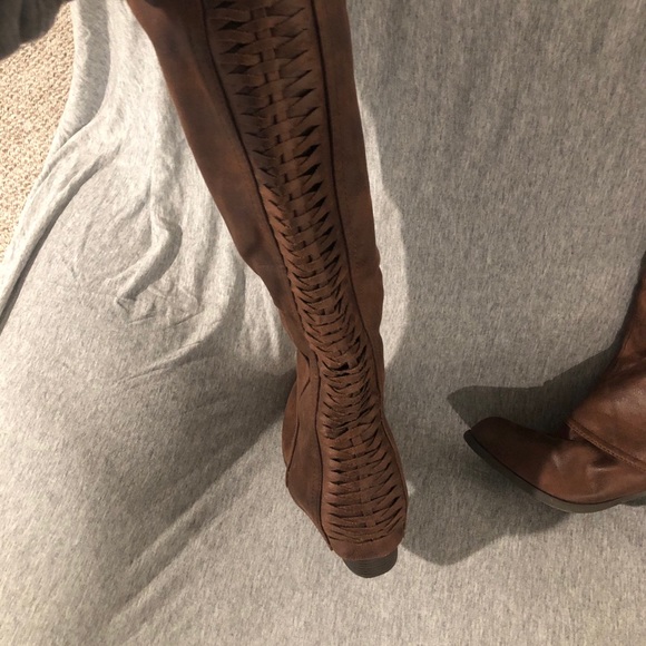 Brown boots - Picture 4 of 8